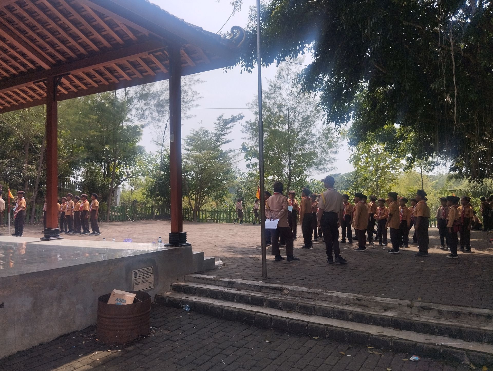 Jelajah Alam di Goa Sentono